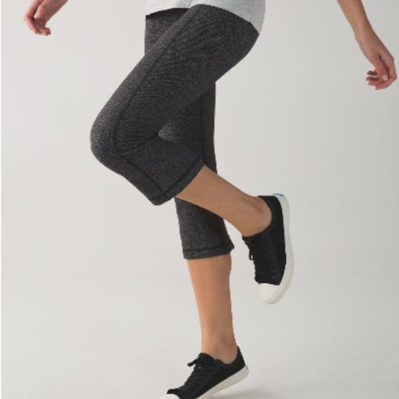 lululemon athletica Pants - Lululemon Gather & Crow Crop II Heathered Herringbone Grey & Black Size 6